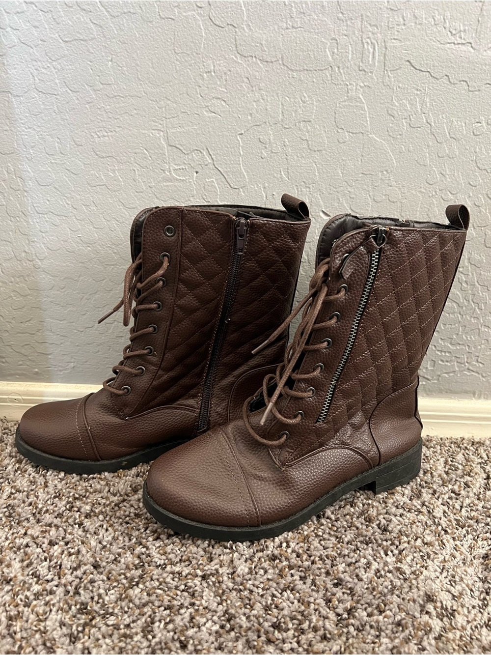 Women's Quilted Lace-Up Combat Boots - Brown